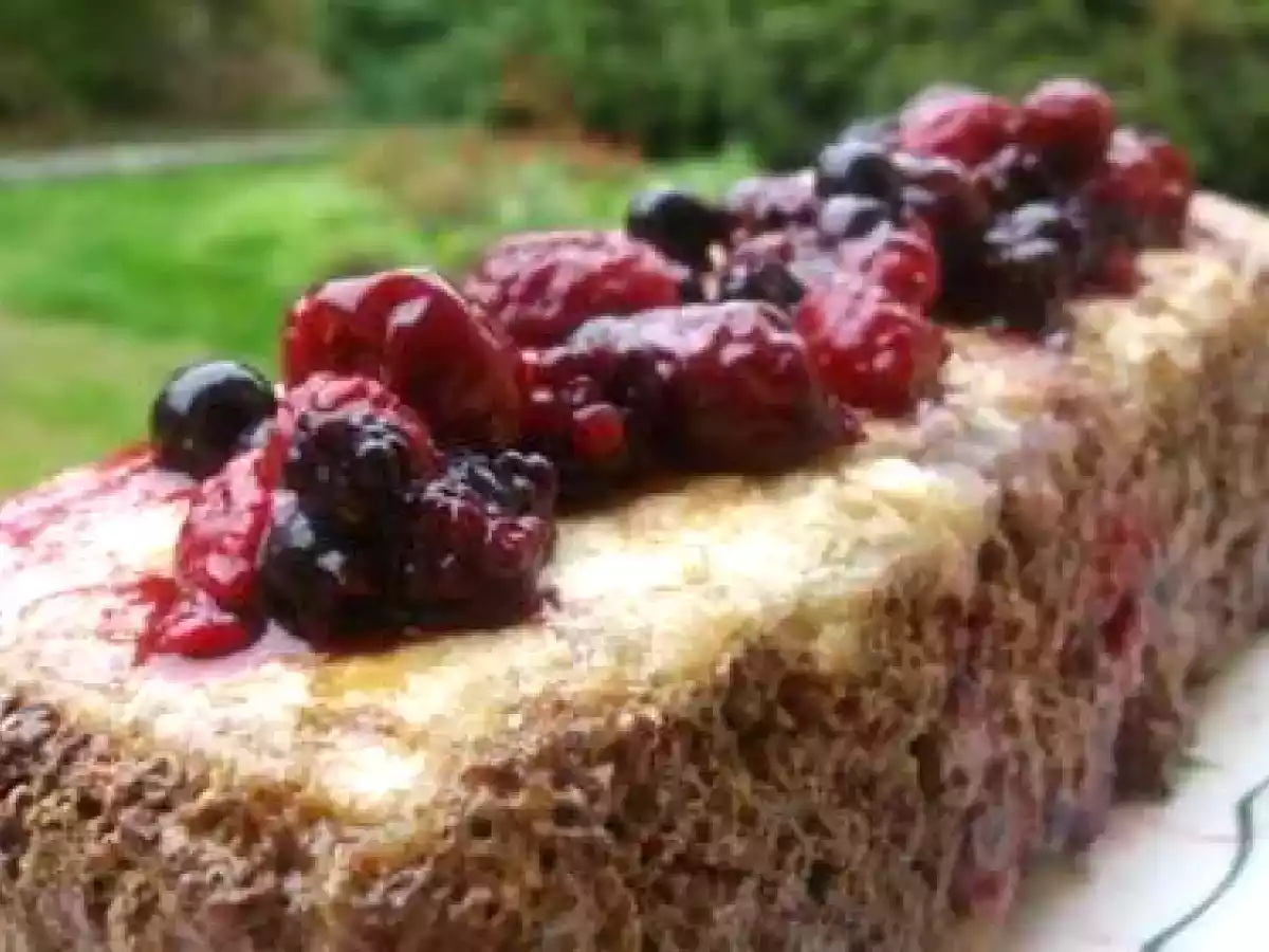 Dacquoise au chocolat et fruits rouge