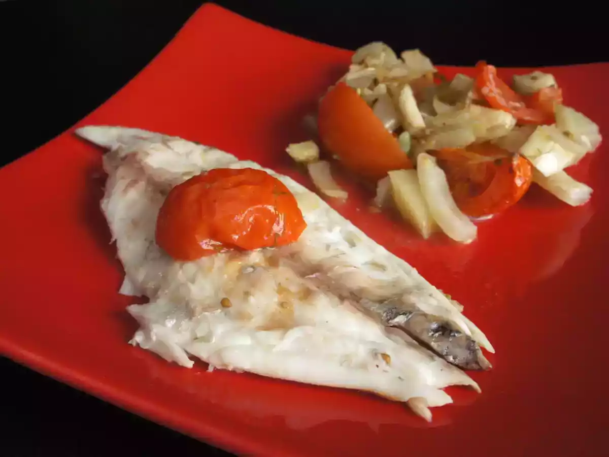 Daurade anisée, fenouil et tomates