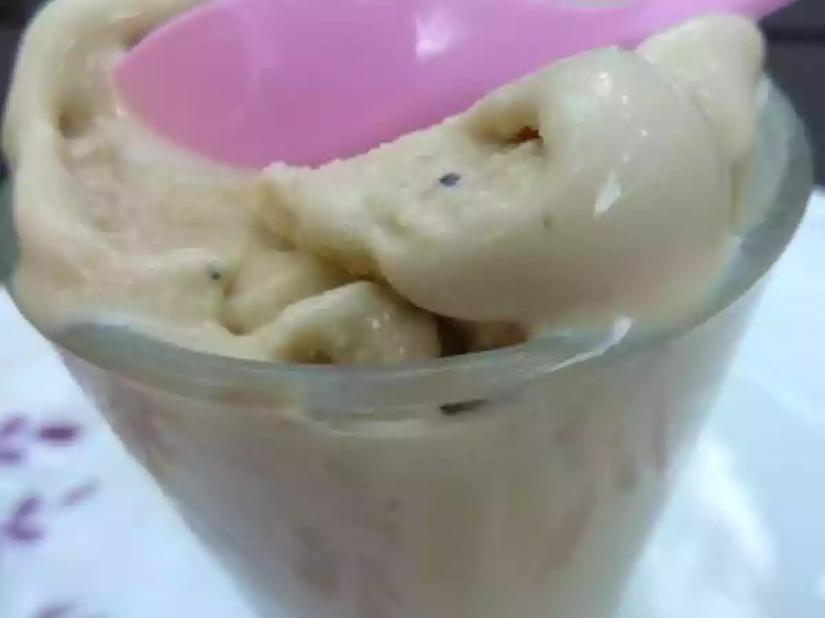 Délicieuse glace crémeuse et onctueuse au café