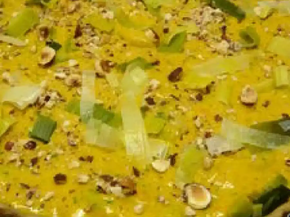 Délicieuse tarte végétalienne au potimarron, pâte à la purée de noisette