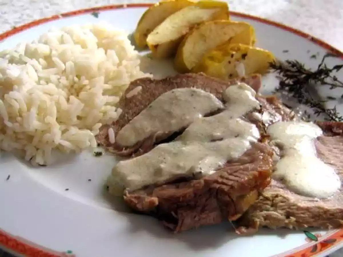 Délicieux rôti de porc aux pommes et à la sauge - photo 2