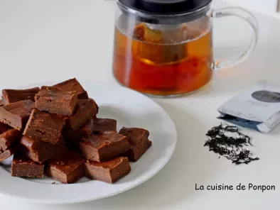 Des carrés fondants au chocolat noir et lait concentré sucré