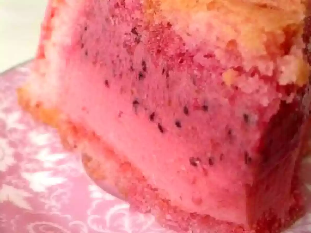 Des groseilles et du cassis pour une charlotte toute rose ...