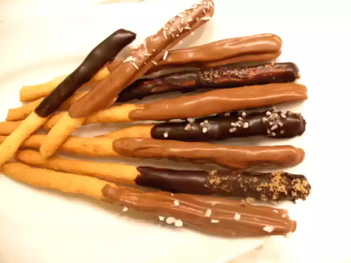 Des petits bâtonnets au chocolat comme des mikado maison