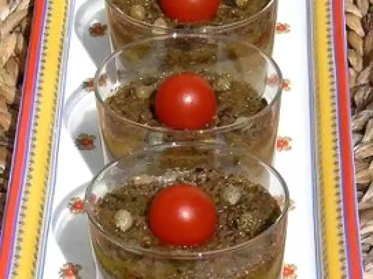 Dip aux poivrons rouges-féta et galettes de semoule, verrines aubergines-tapenade. - photo 4