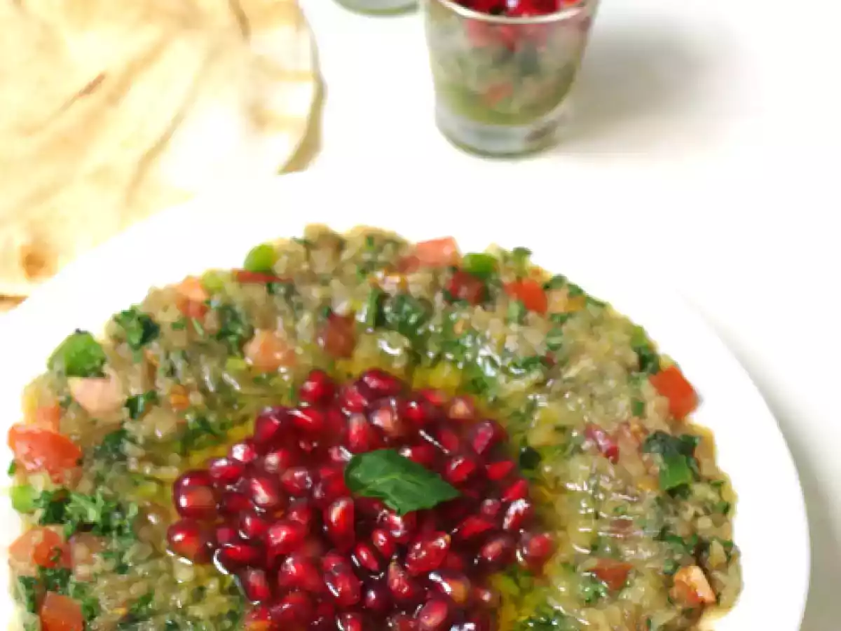 Dip d'aubergines grillées, mélasse de grenade.