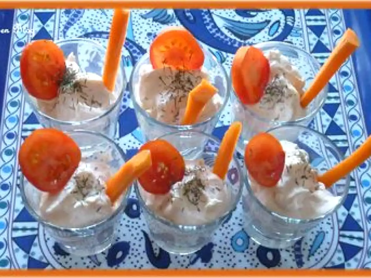 DIP DE SAUMON FUME, CHÈVRE ET ANETH, BÂTONNETS DE CAROTTE