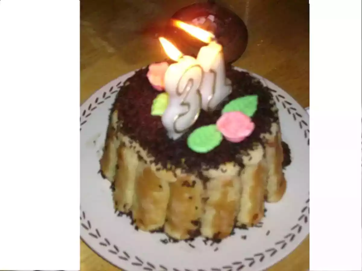 Divine Charlotte au chocolat!idéale pour un anniversaire!!!