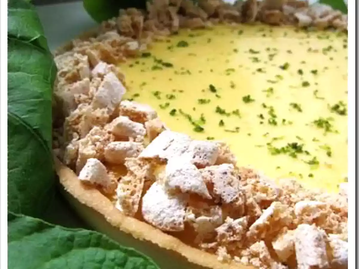 Divine tarte aux fruits de la passion et meringue noisette-coco.