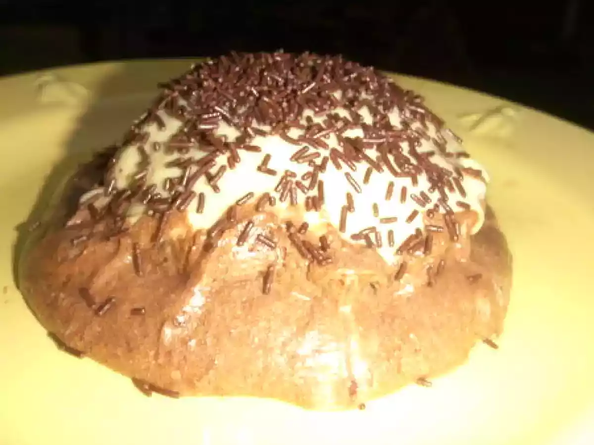 Dôme aux chocolats blanc et praliné et son coeur de mousse chocolat noir