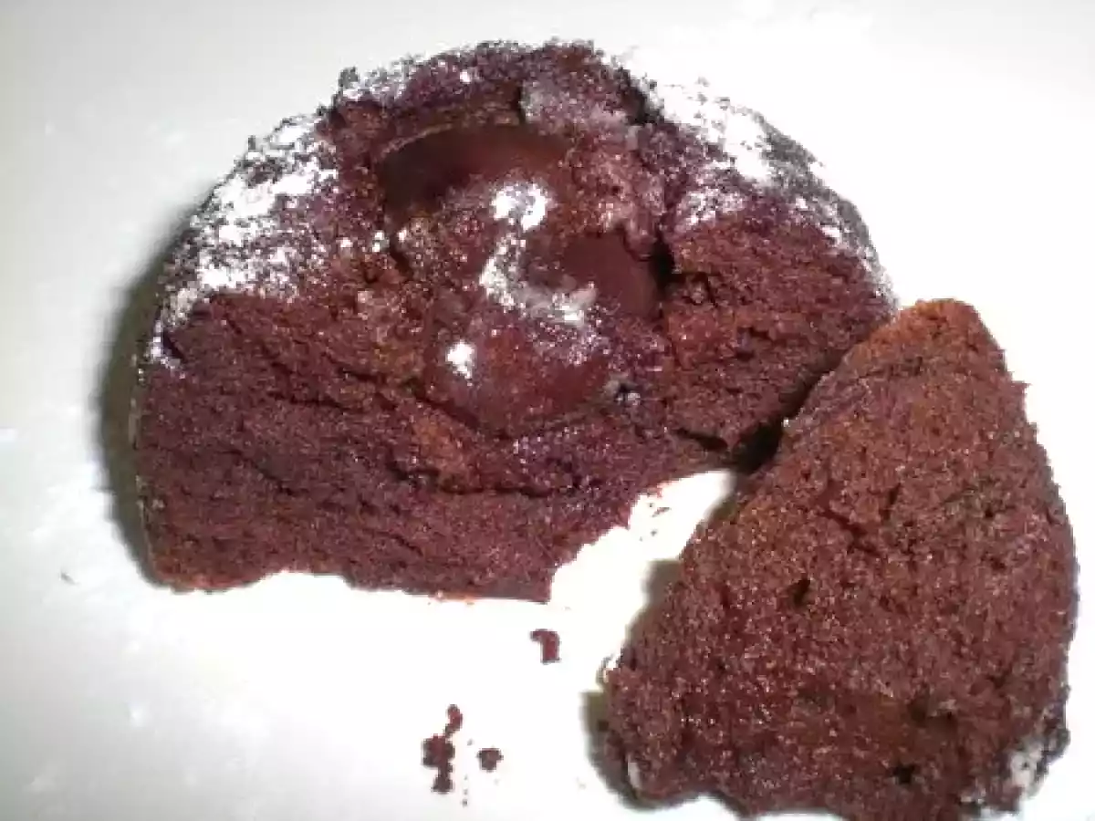 DOME MOELLEUX AU CHOCOLAT ET SA CERISE - photo 2