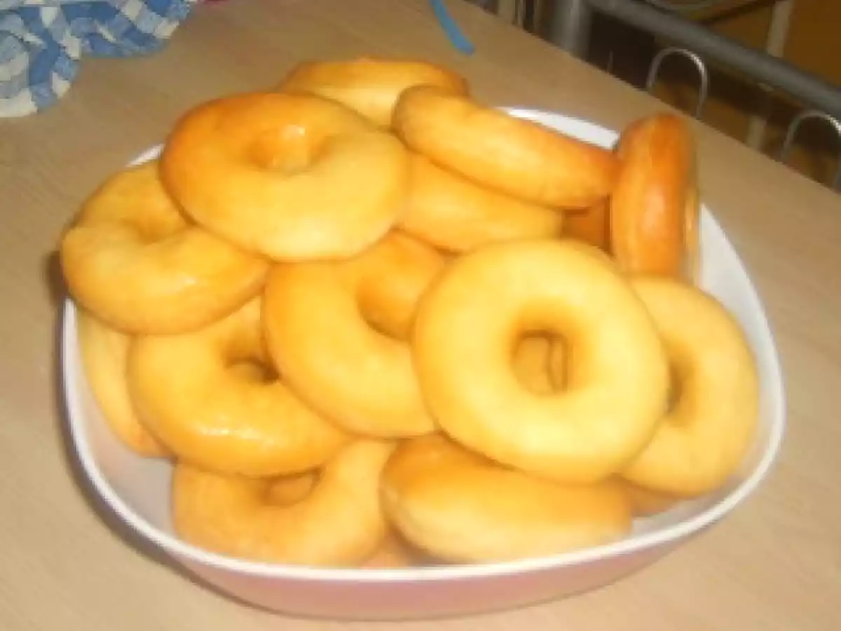 Donuts au chocolat et gâteau Pet Shop