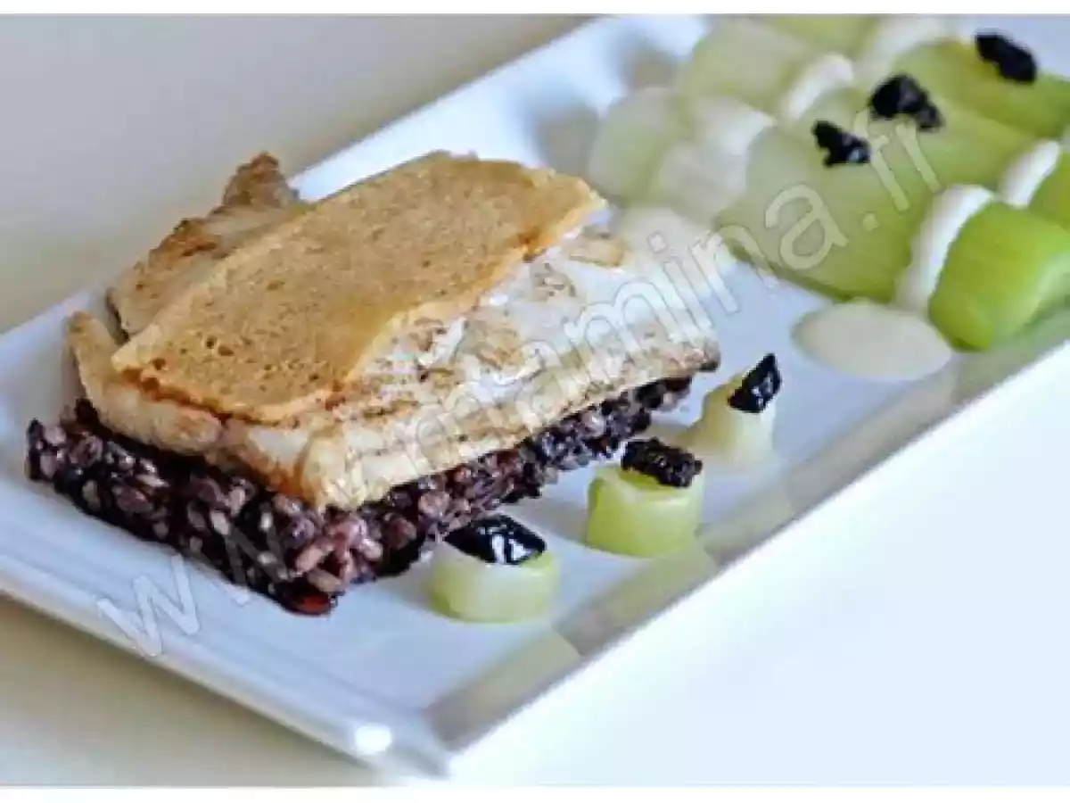 Dorade aux éclats d'olives noires et poireaux