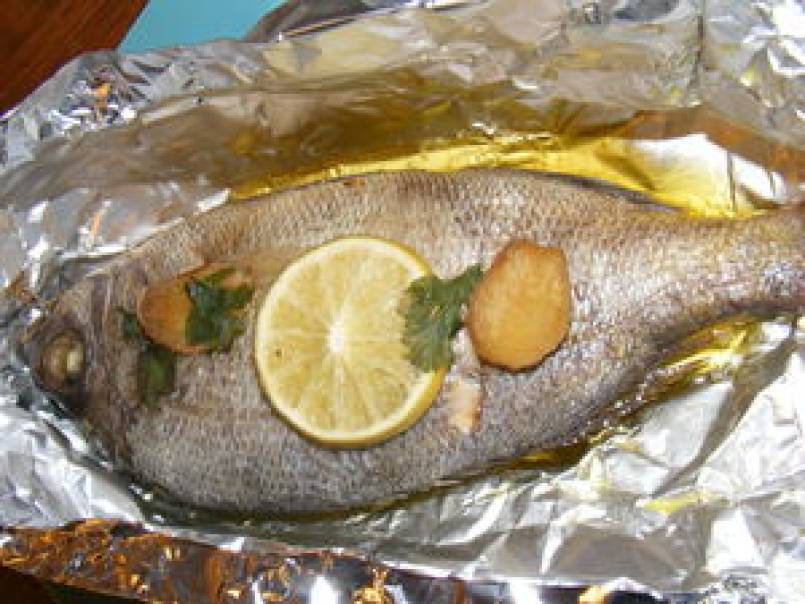 DORADE EN PAPILLOTES AU CITRON VERT ET GINGEMBRE