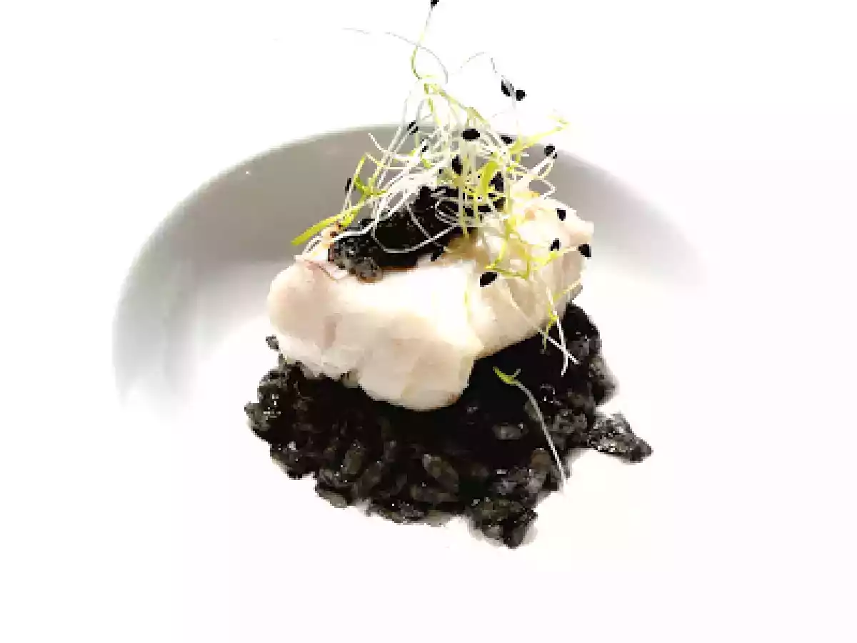 Dos de cabillaud à l'ail noir et risotto à l'encre de seiche - photo 2