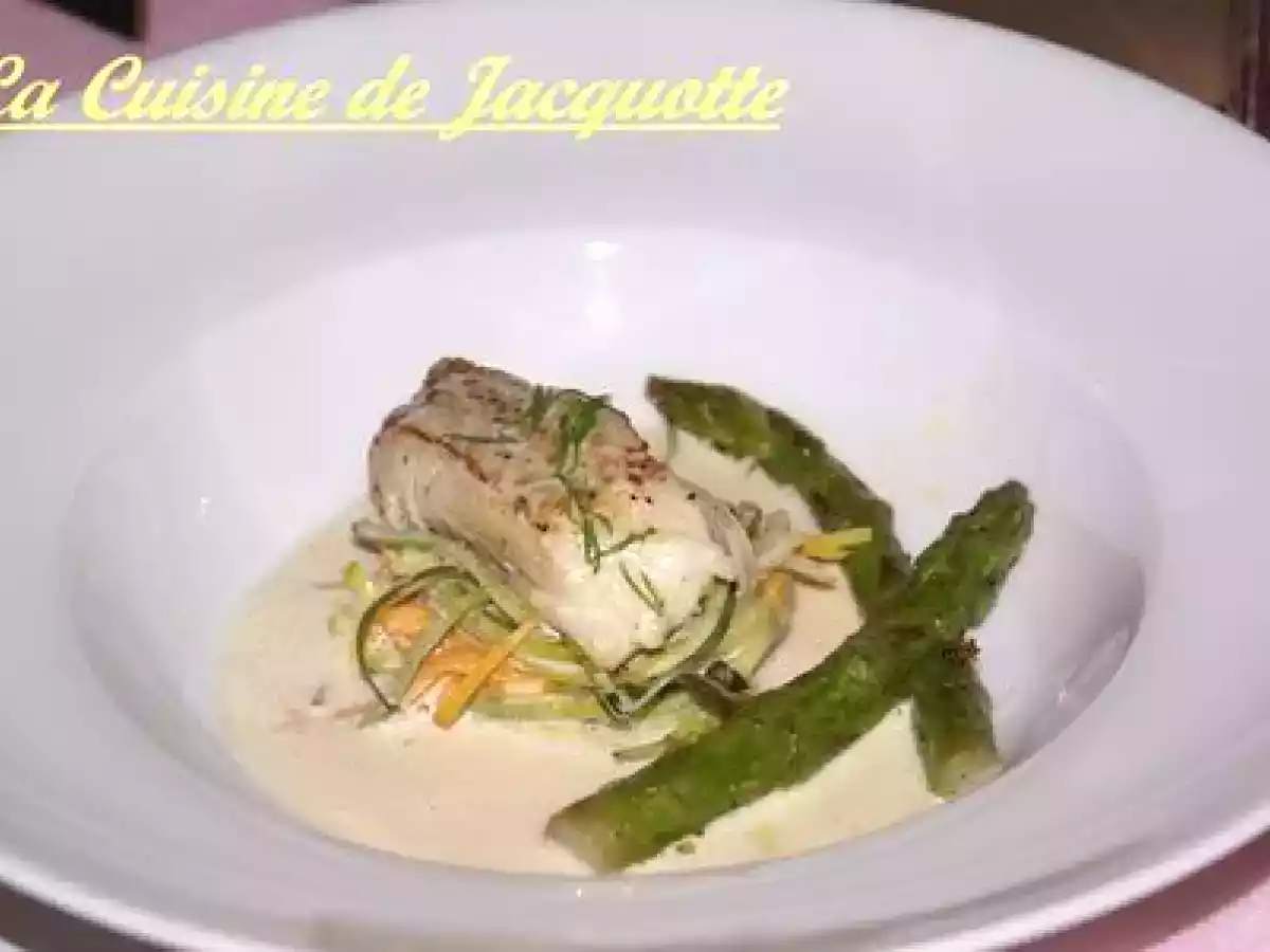 DOS DE CABILLAUD POELE SUR SPAGHETTIS DE LEGUMES