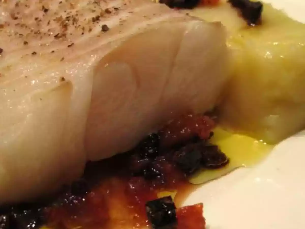 Dos de cabillaud, sauce vierge et écrasé de pomme de terre