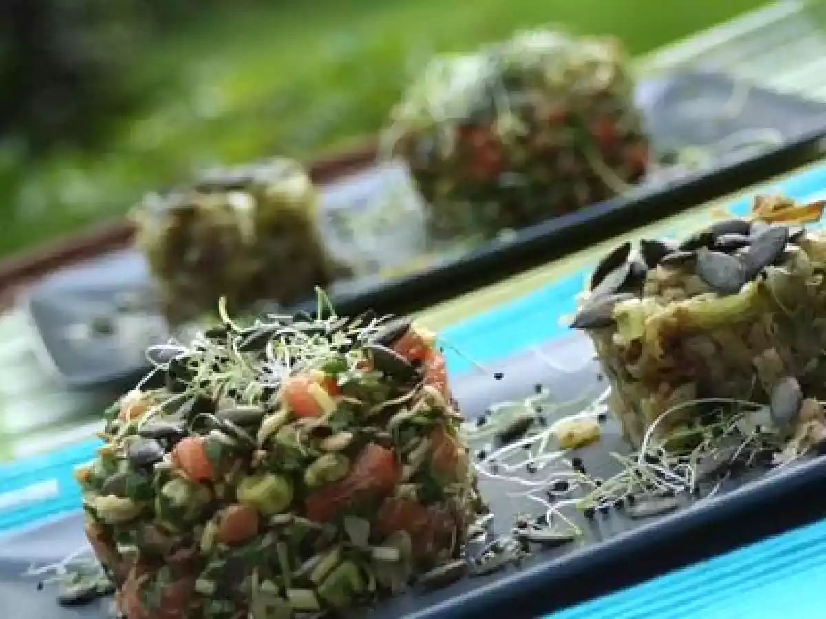 Du saumon en tartare et fondue de poireaux au pesto - photo 2