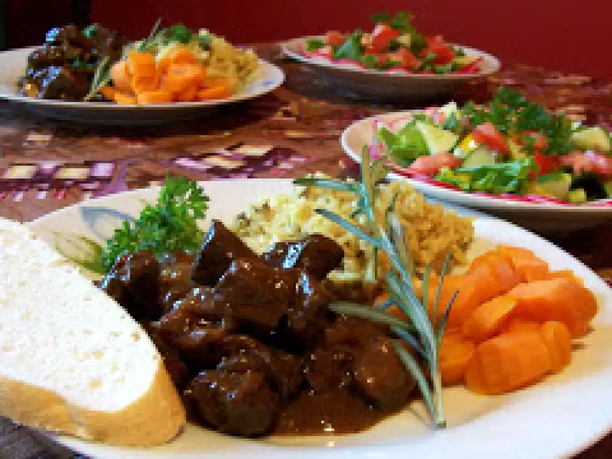 Duo de bœuf et de porc braisé au vin rouge et au romarin - photo 2