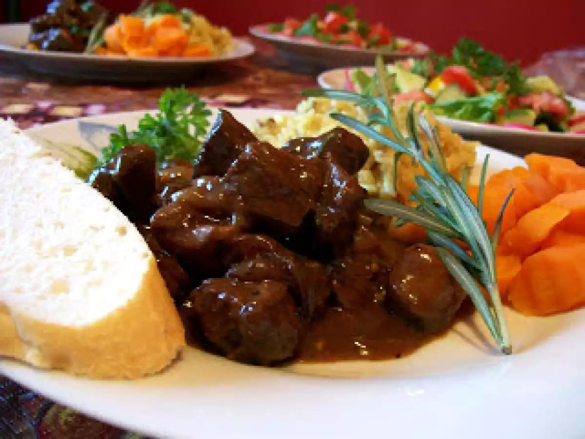 Duo de bœuf et de porc braisé au vin rouge et au romarin - photo 3