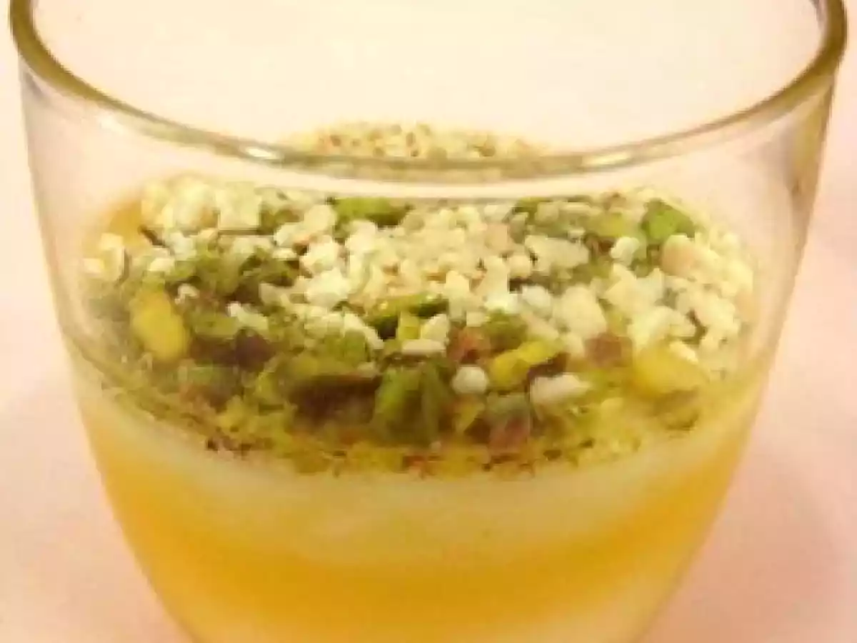 Duo de Mohalabia syrienne de lait a l'eau de rose et de creme d'abricots