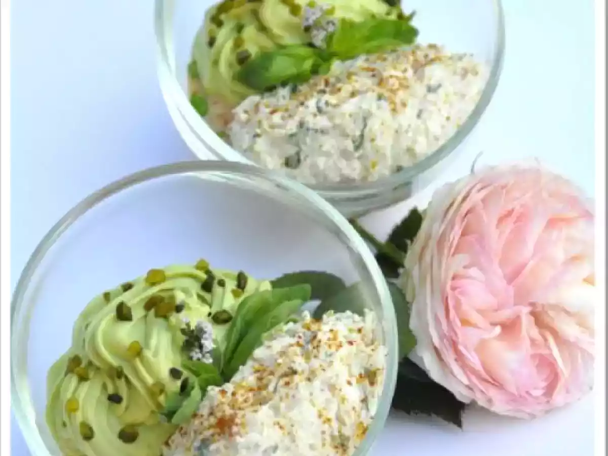 Duo de Mousse d'Avocat et de Crabe au Basilic sur Crevettes Cocktail