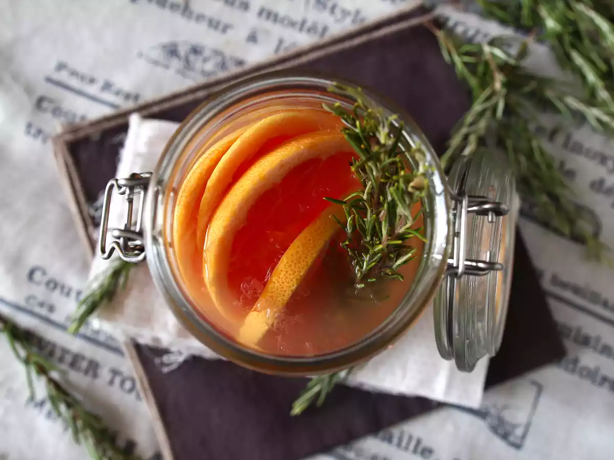 Eau aromatisée au pamplemousse et au romarin : la boisson détox de l'été sans sucre ajouté! - photo 3