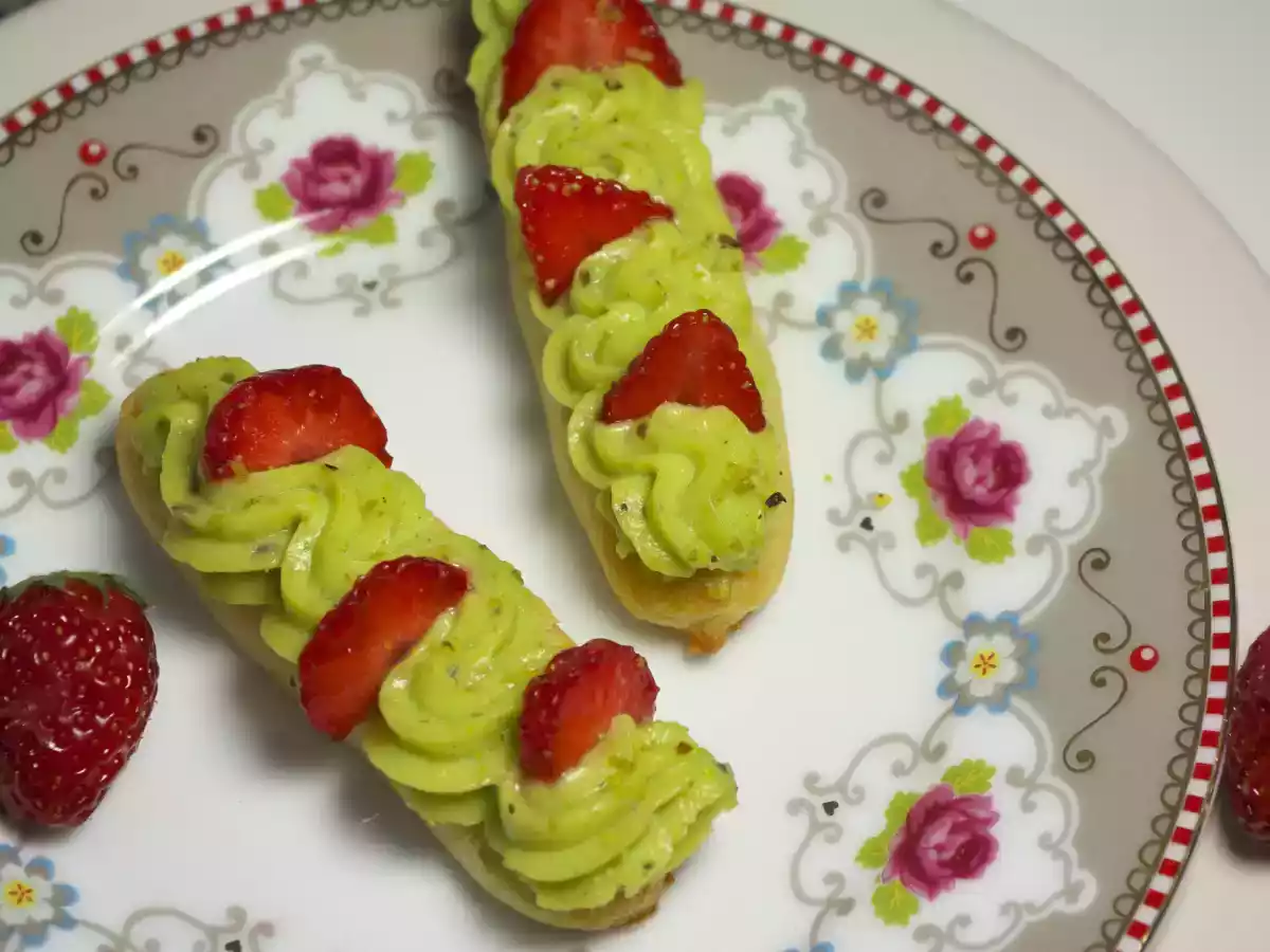 Eclairs pistache et fraises