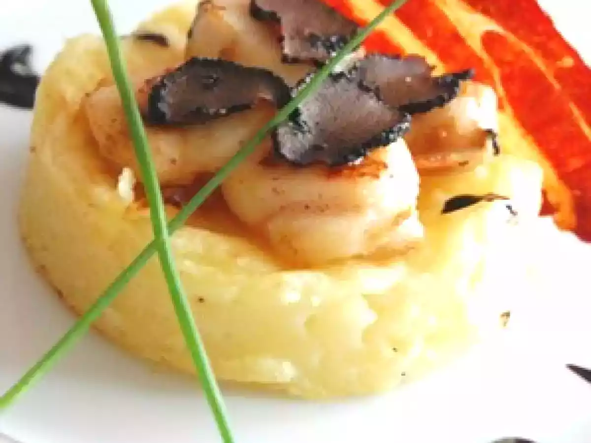 Ecrasée de pommes de terre aux saint jacques et aux truffes