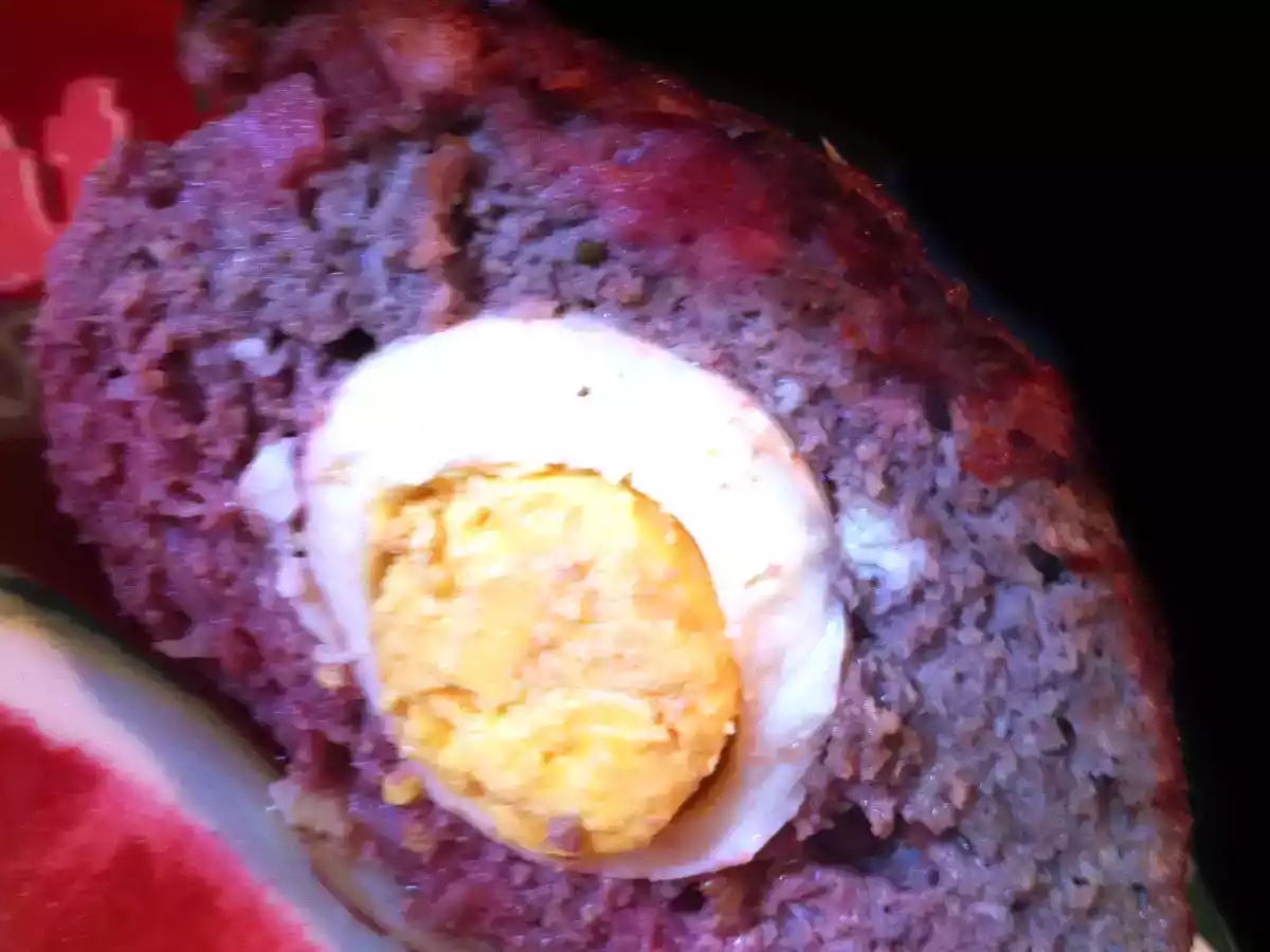 Egg Meatloaf (Pain de viande à l'oeuf surprise)