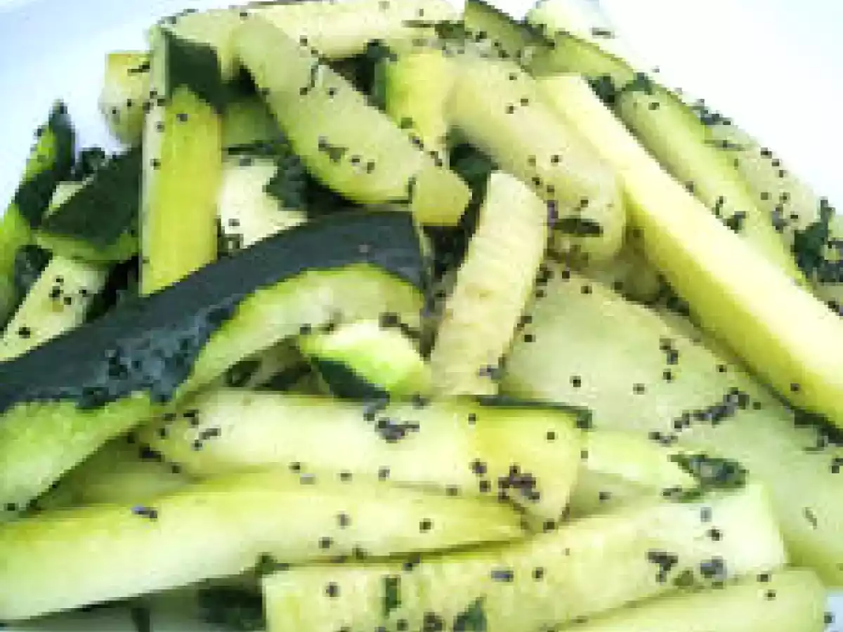 Emincé de courgettes à la menthe et au pavot