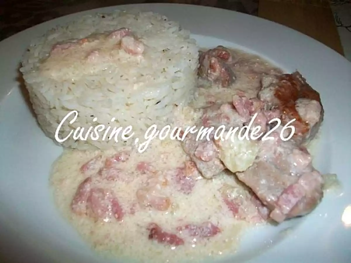 Emincé de dinde aux lardons et à la crème