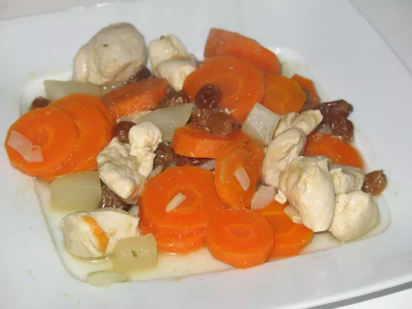 Emincé de poulet aux carottes et raisins - photo 2