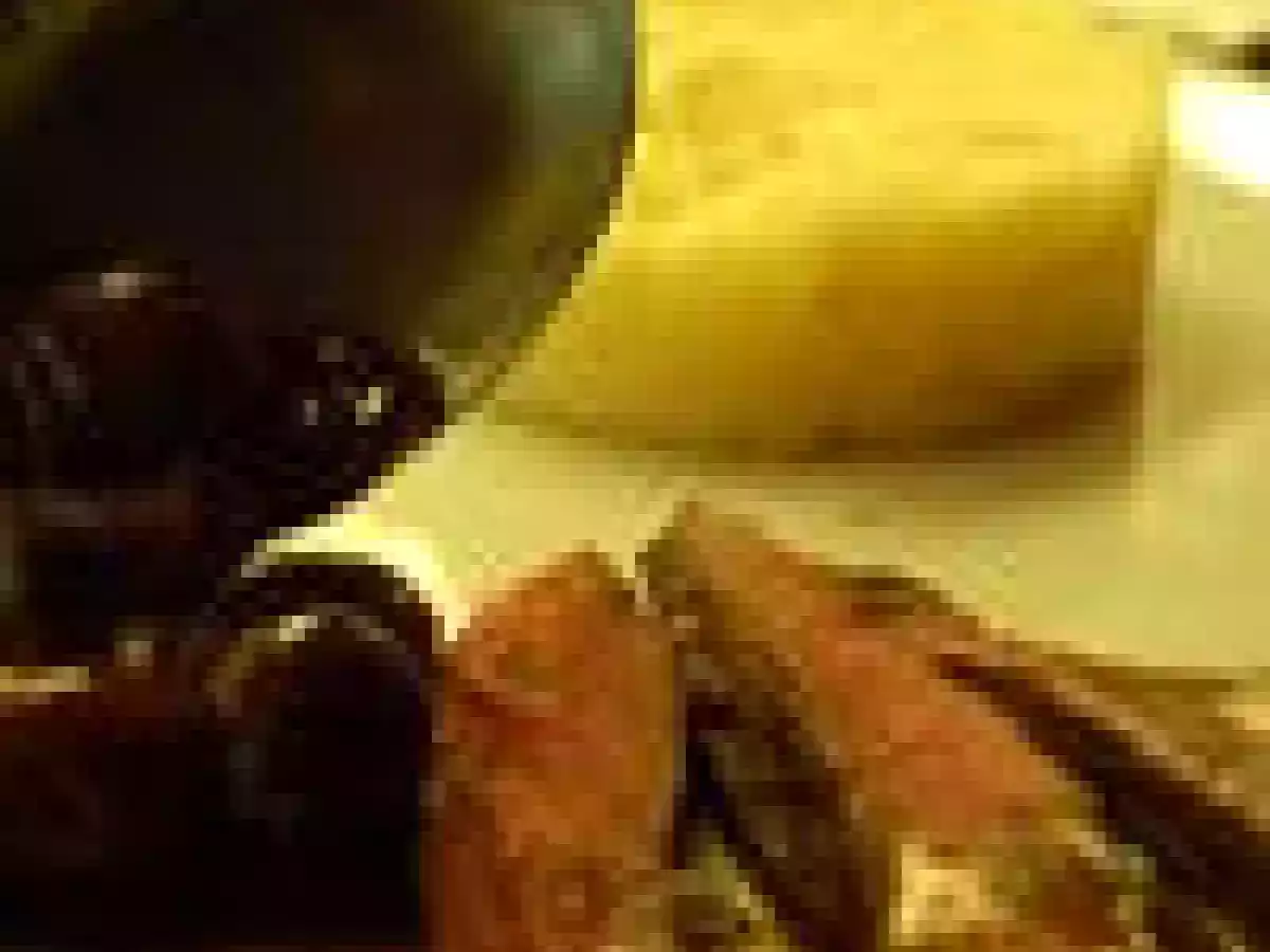 Emincés de steak de biche, sauce aux cerises et purée de céleri - photo 3