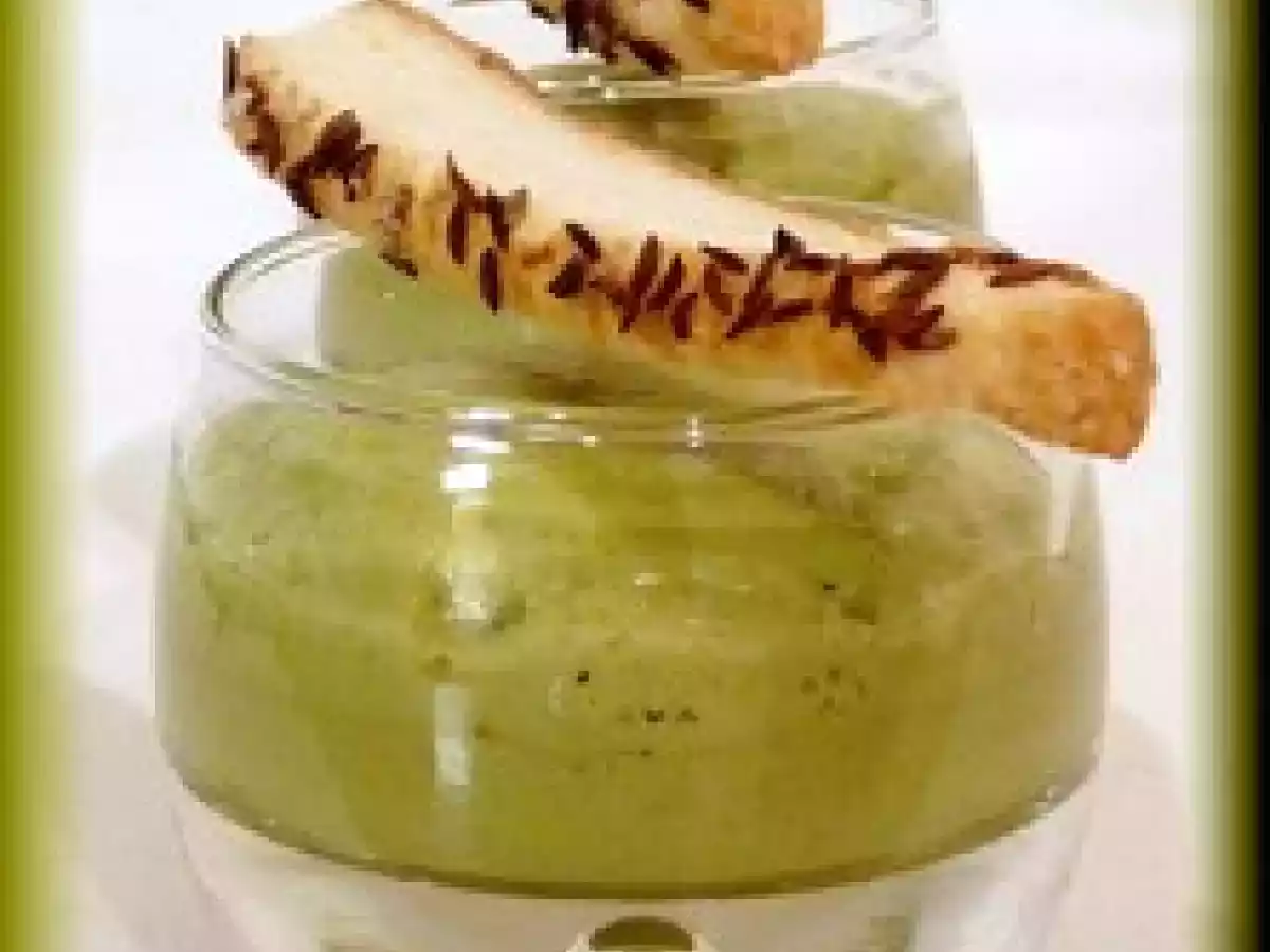 Emulsion d'avocat et grissinis au cumin