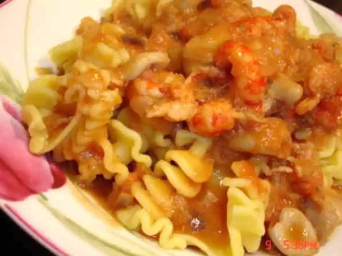 Encornets et ses écrevisses à l'armoricaine