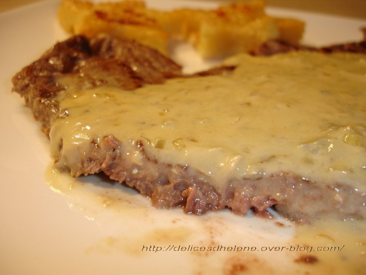 Entrecote sauce fourme d'ambert et vin blanc Recette Ptitchef