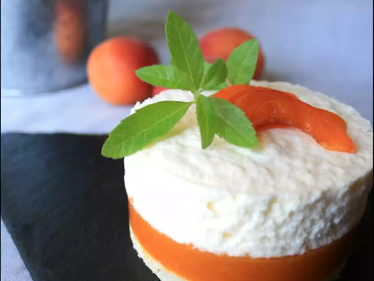Entremet aux abricots et à la verveine