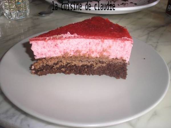 Entremet croustillant à la mousse de fraise sur une base aux amandes d'eryn - photo 2