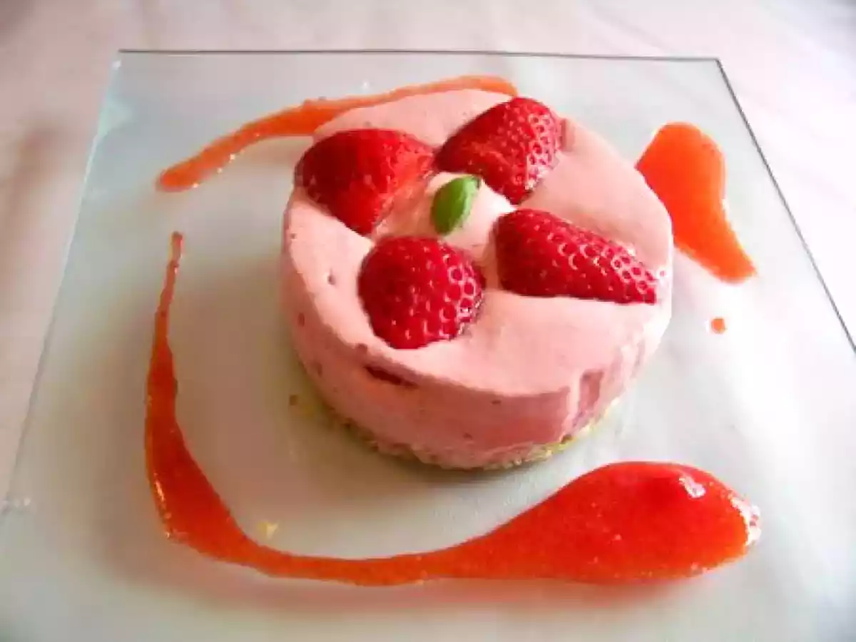 Entremet fraise basilic