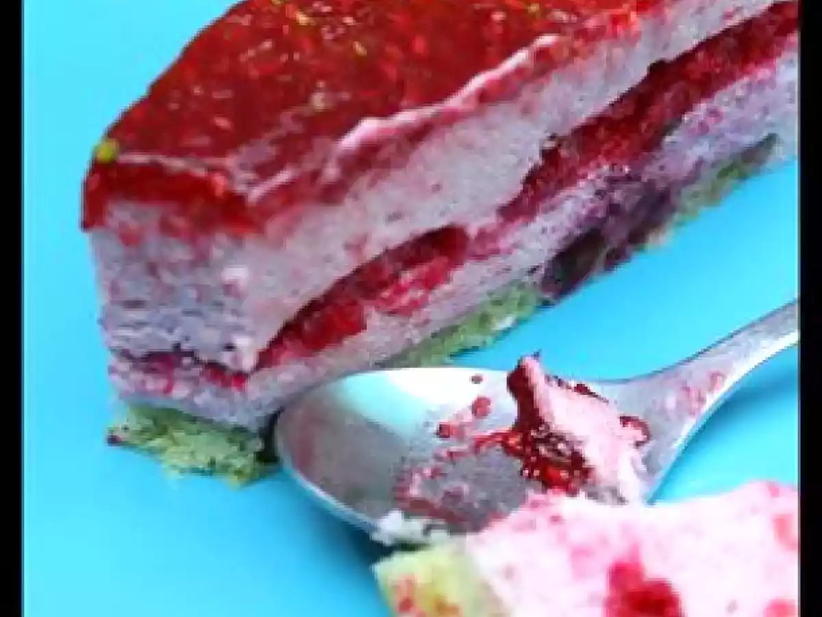 Entremet framboise, pistache, macaron - photo 2