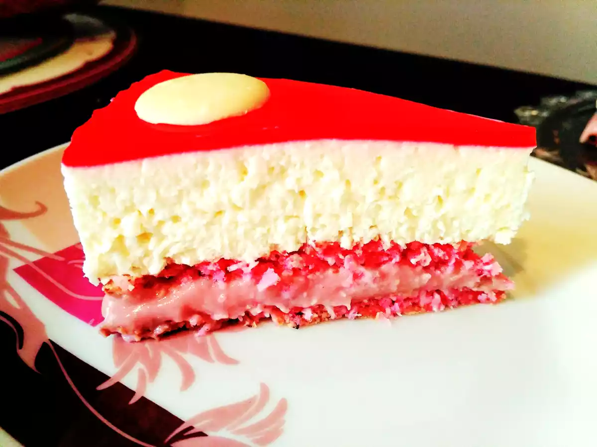 Entremet mousse coco et crémeux à la fraise / Fête des Mères - photo 2