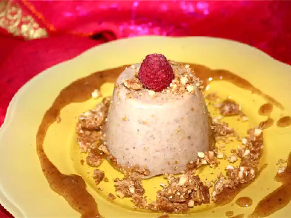 Entremet velouté au lait d'avoine et aux dattes, crème de noisette de Laurence Salomon