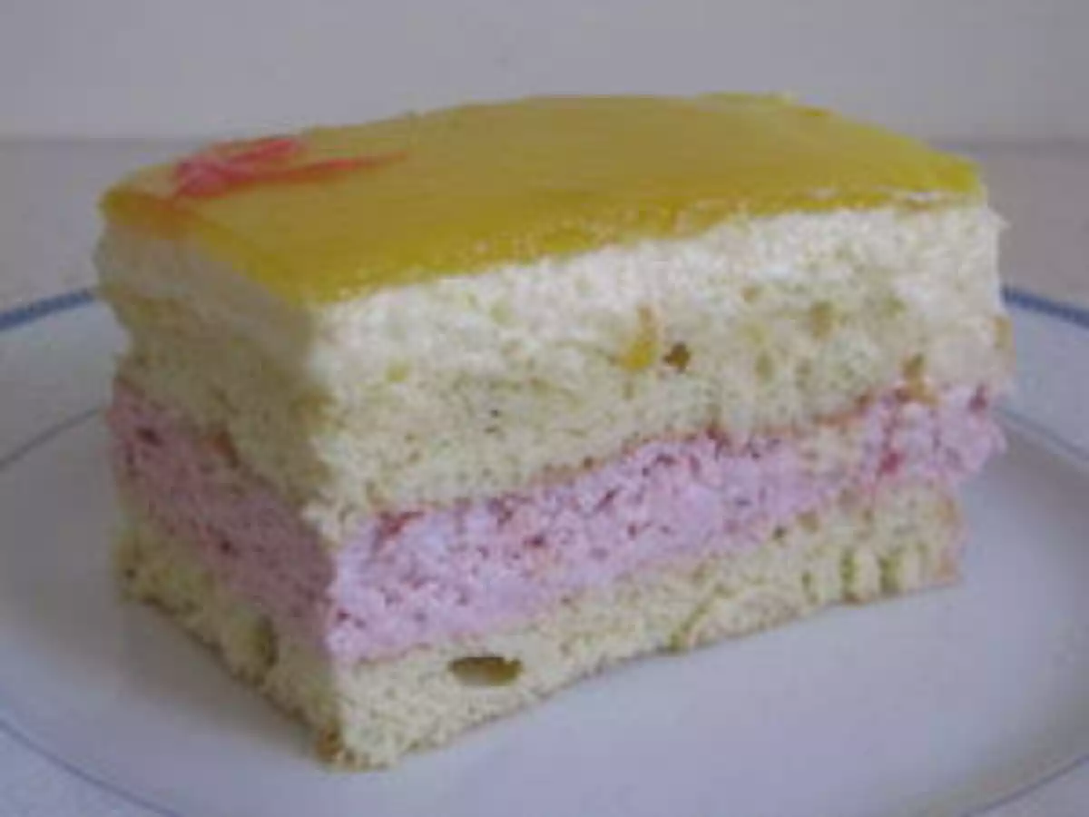 Entremets coco - fraises - pêches