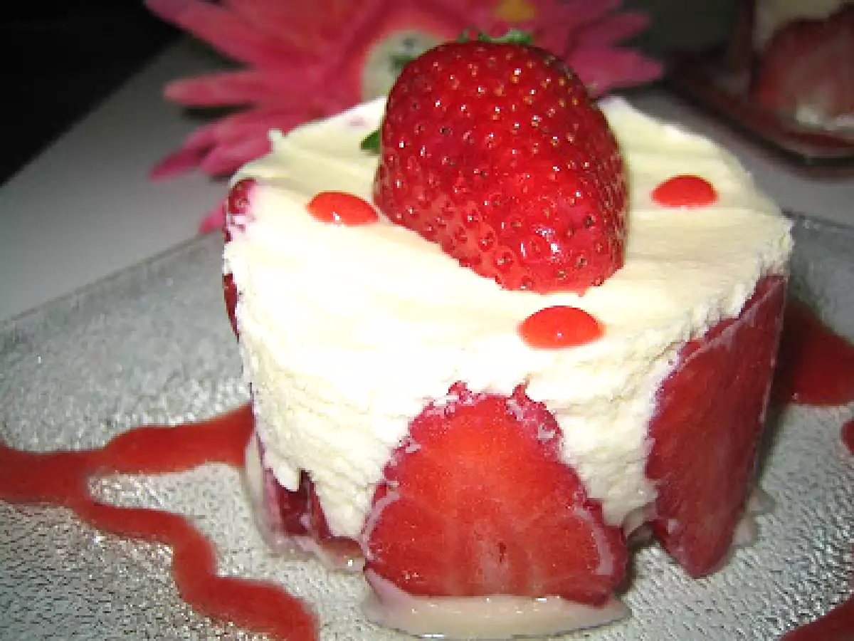 Entremets mousseux aux fraises et son coulis!! - photo 2