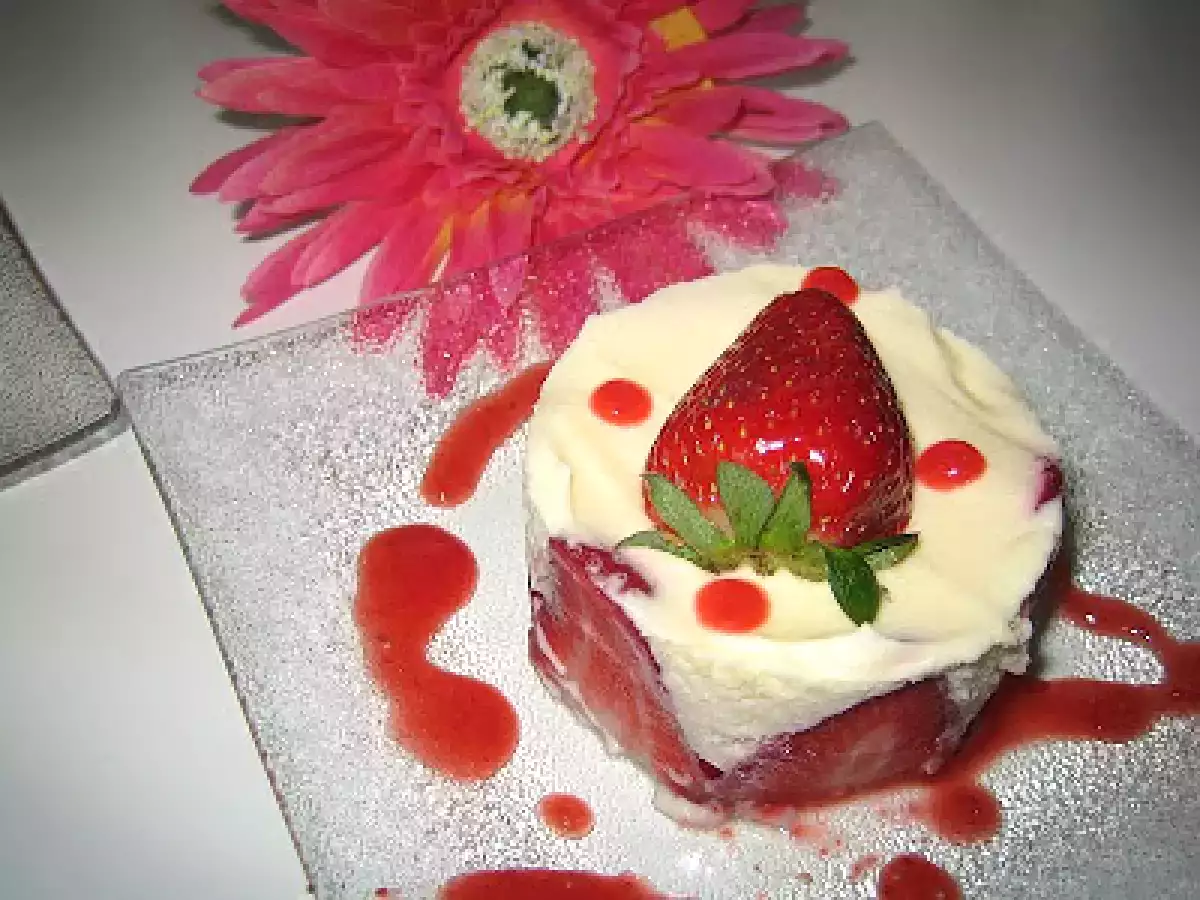 Entremets mousseux aux fraises et son coulis!! - photo 3