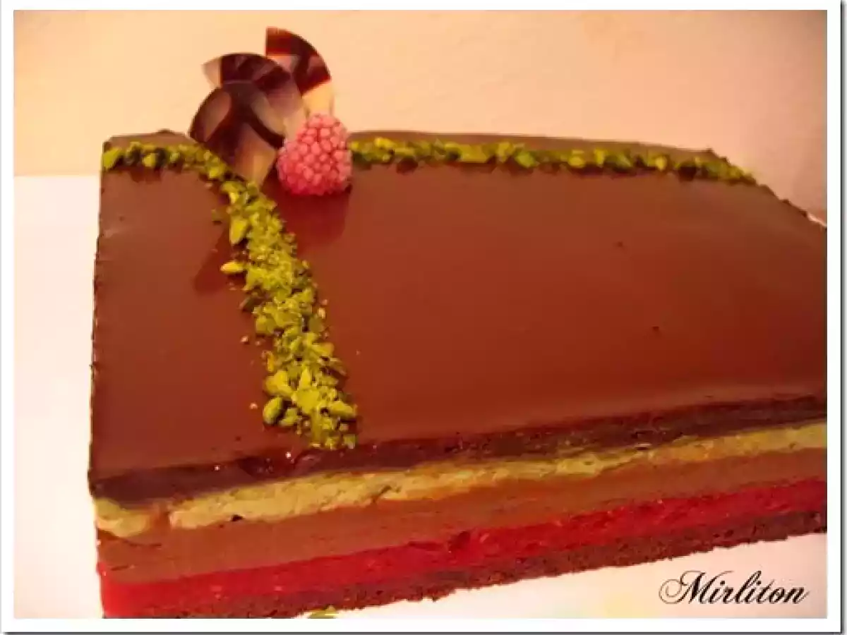 Entremets Plaisir pistache, chocolat et framboises... - photo 2