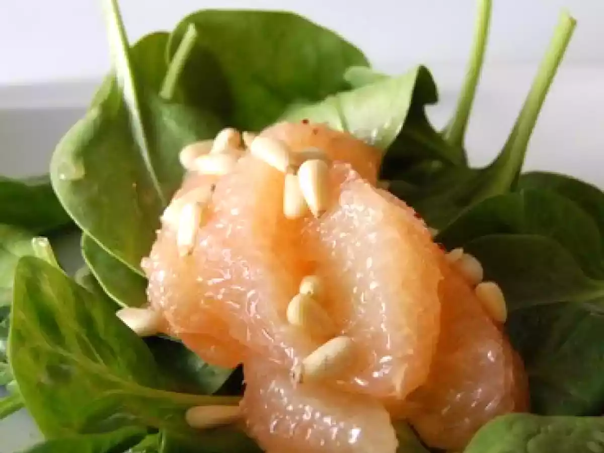 Épinards et pamplemousses, vinaigrette au vinaigre de framboise