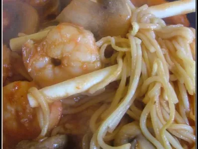Escale à Hong Kong : Nouilles sautées aux crevettes & champignons