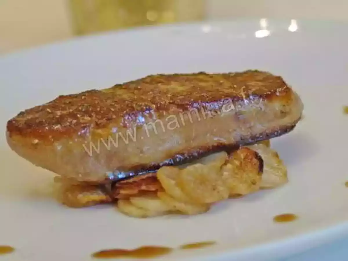ESCALOPE DE FOIE GRAS POELE AUX NAVETS MIELLES ET VINAIGRE DE MANGUE